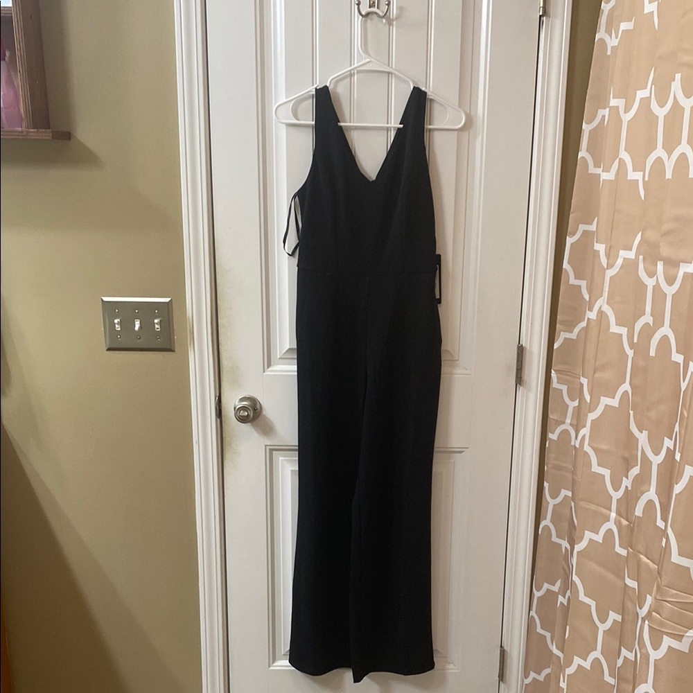 Elegant Black Sleeveless Pants Suit